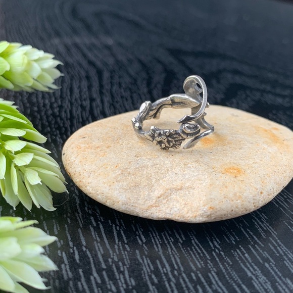 Antique OOAK Spoon Ring Sterling Silver - Picture 3 of 8